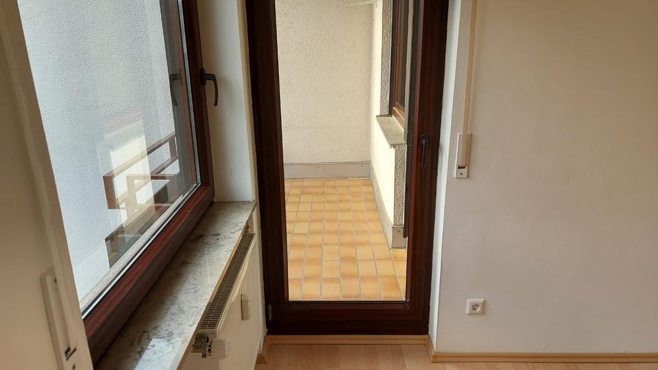 3 Zimmer Eigentumswohnung renoviert ohne Maklergebühren 74,26 qm