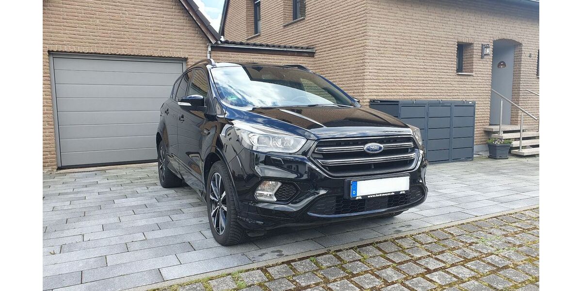 Ford Kuga 49.900 km 17.800 &euro; Lemgo 32657