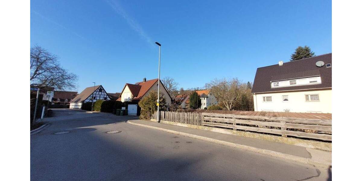 * CHARMANT - NEU RENOVIERT - SOFORT BEZUGSFÄHIG * schöne 3 Zi.-Wohnung mit GARAGE in SC-WOLKERSDORF 3 zimmer