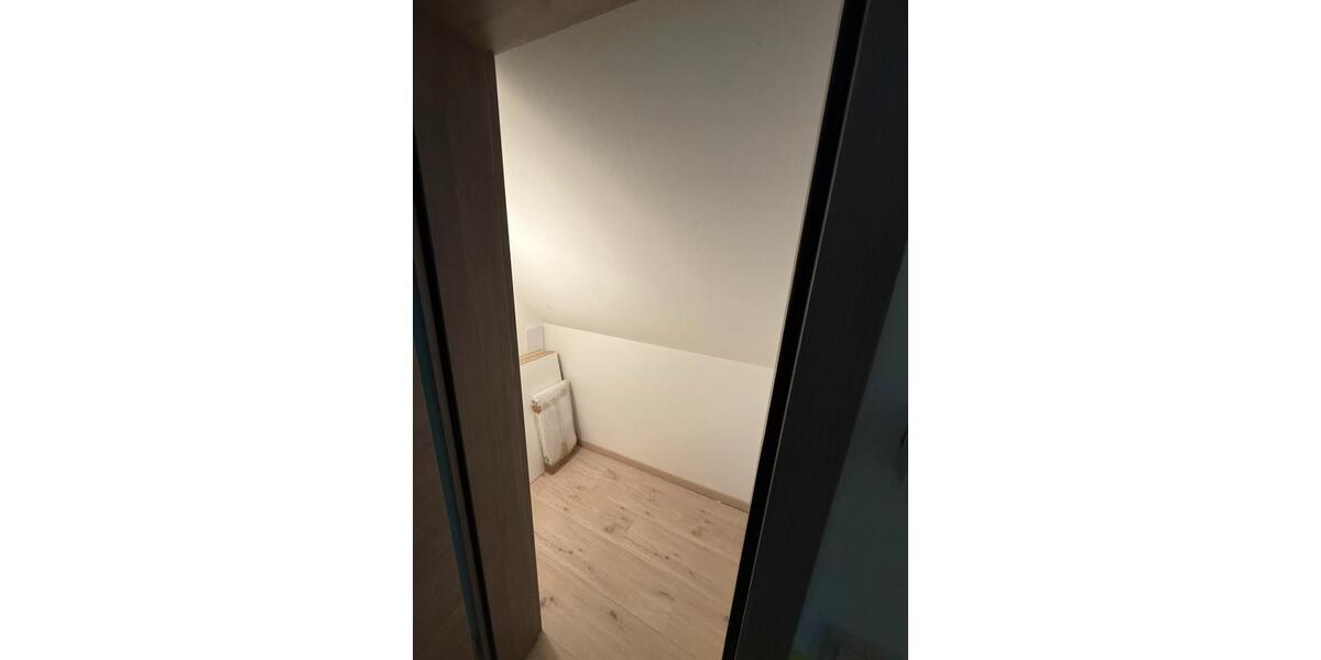Maisonettenwohnung Hüllhorst - 8 Zimmer, 244 m&sup2;, 2.140&euro; | Angebot:26517468