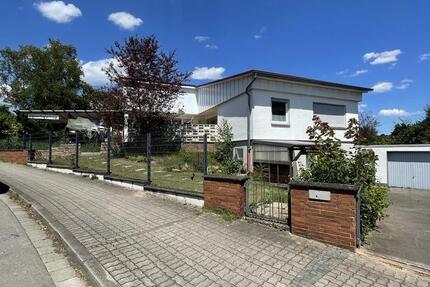 Zweifamilienhaus mit EinliegerWohnung in Top Lage