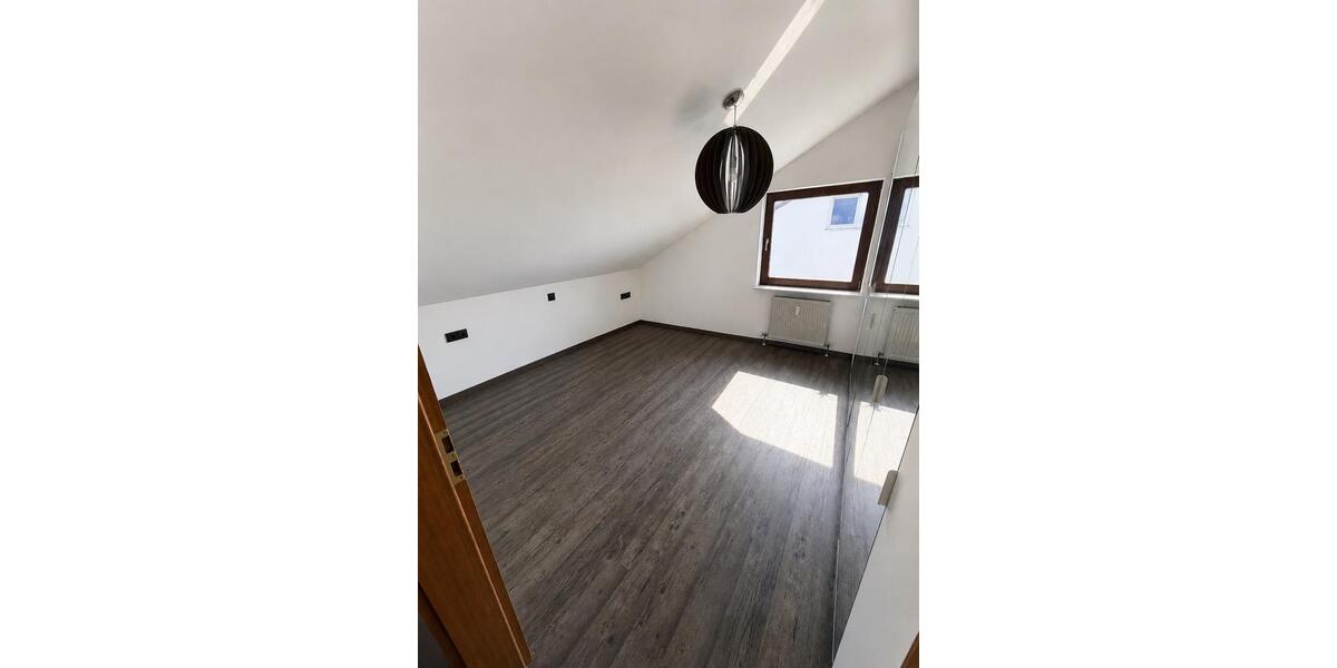 Dachgeschoßwohnung Heilbronn Frankenbach - 2.5 Zimmer, 65 m&sup2;, 285.000&euro; | Angebot:27120252