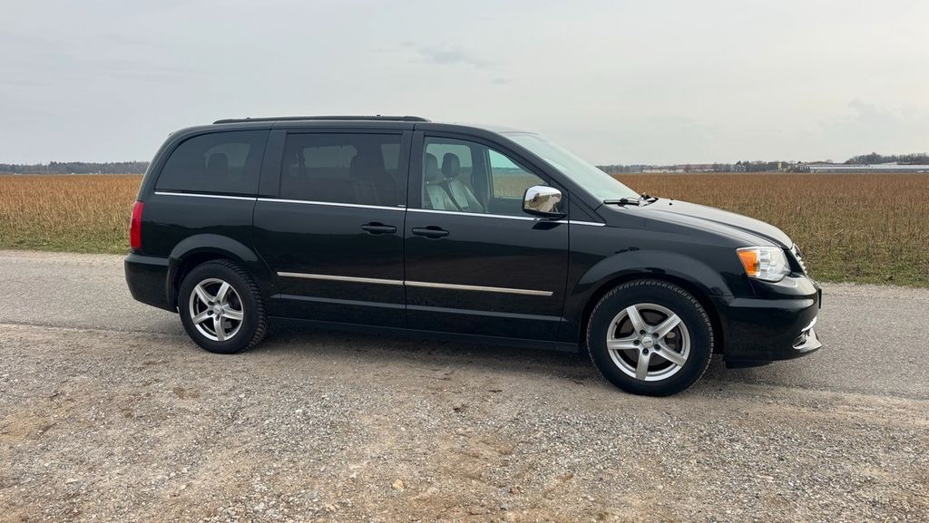 Lancia Voyager 210.000 km 7.900 &euro; Taufkirchen 82024