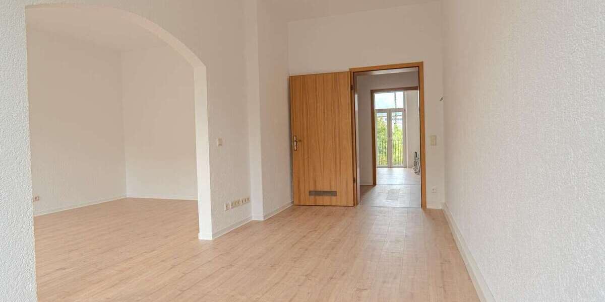 Etagenwohnung Hof Altstadt - 3 Zimmer, 93 m&sup2;, 700&euro; | Angebot:27349833