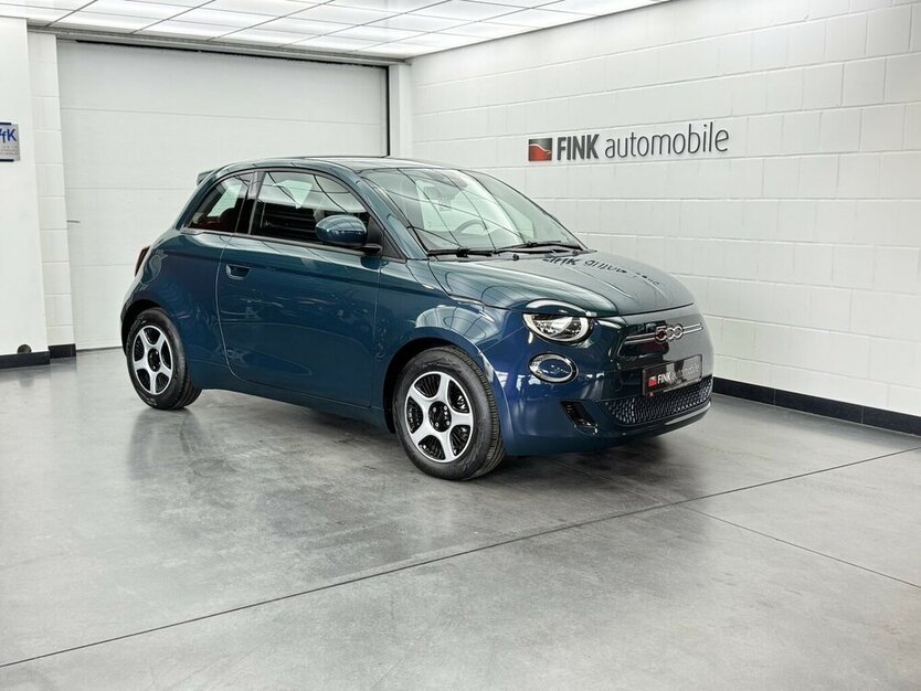 Fiat 500e Action Carplay Android Automatik 1.Hand 6.550 km 14.220 € Lich 35423