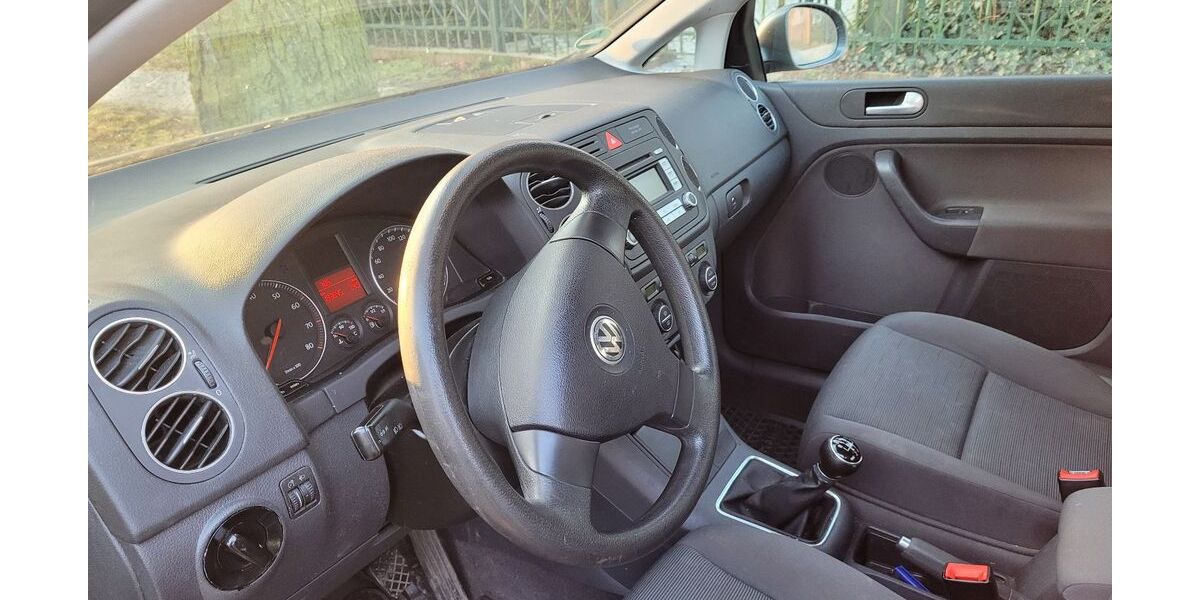 VW Golf 193.645 km 2.200 &euro; Berlin 12205