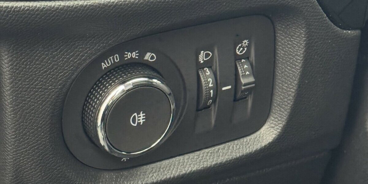 Opel Corsa e Edition 136 50 KWh Carplay 23.100 km 13.250 &euro; Lich 35423