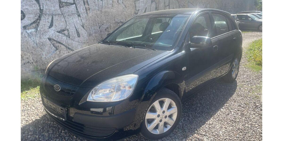 Kia Rio 163.000 km 1.950 &euro; Berlin 10245