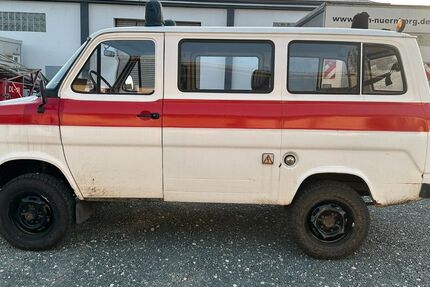 Ford Transit 89.000 km 8.900 € Postbauer Heng 92353