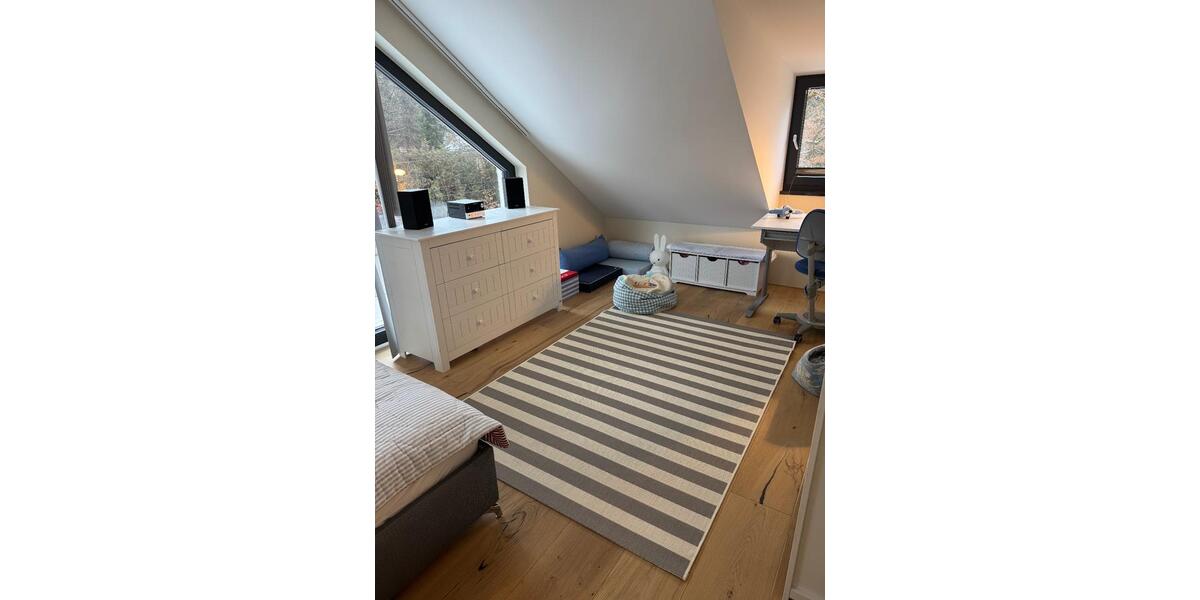 Dachgeschoßwohnung Grünwald - 1 Zimmer, 23 m&sup2;, 950&euro; | Angebot:25415190