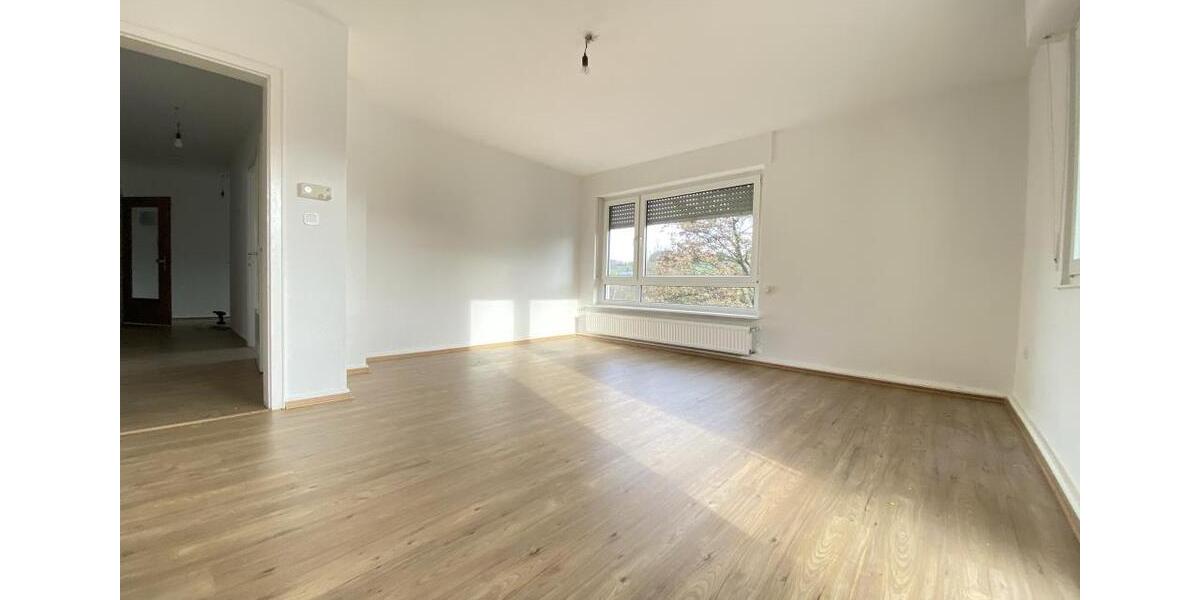 ***ERSTBEZUG NACH SANIERUNG – FAMILIEN Wohnung*** Sehr helle 4-Zimmer-Wohnung mit Balkon *** 4 zimmer