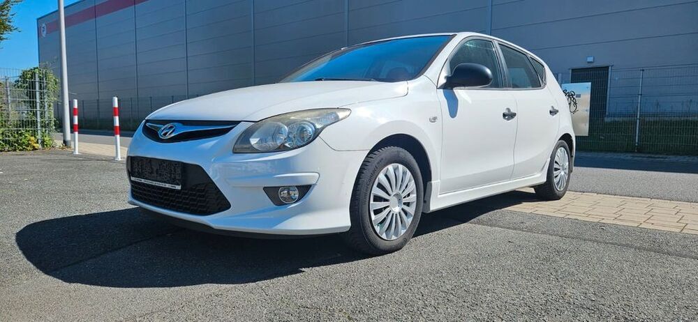 i30