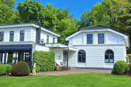 Haus Albersdorf - 12 Zimmer, 492 m&sup2;, 2.800.000&euro; | Angebot:26858513