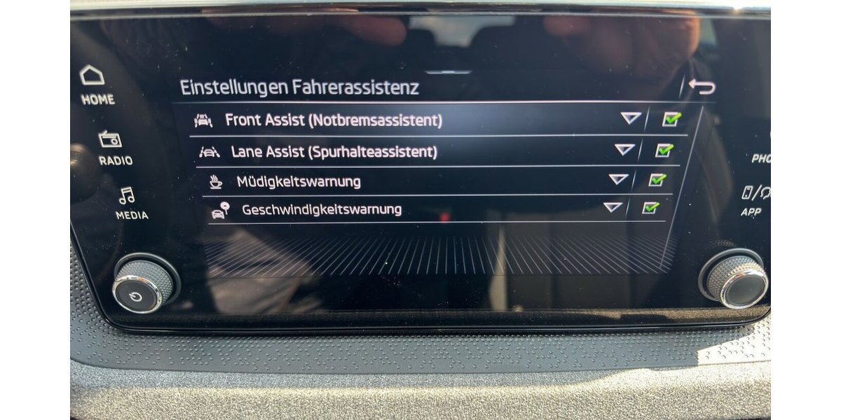 Skoda Kamiq 1.0 TSi Selection Black *Sitzhzg/Kamera/LED/ 19.211 km 21.490 &euro; Bamberg 96052