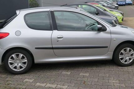 Peugeot 206 122.300 km 2.750 &euro; Saarbrücken 66117