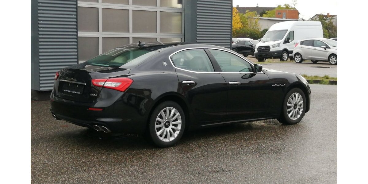 Maserati Ghibli 3.0 D Leder Klimaautomatik Leder BI-XENON 39.900 km 42.499 &euro; Landau 76829