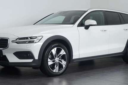 Volvo V60 Cross Country 63.233 km 32.950 &euro; Wiesbaden 65205