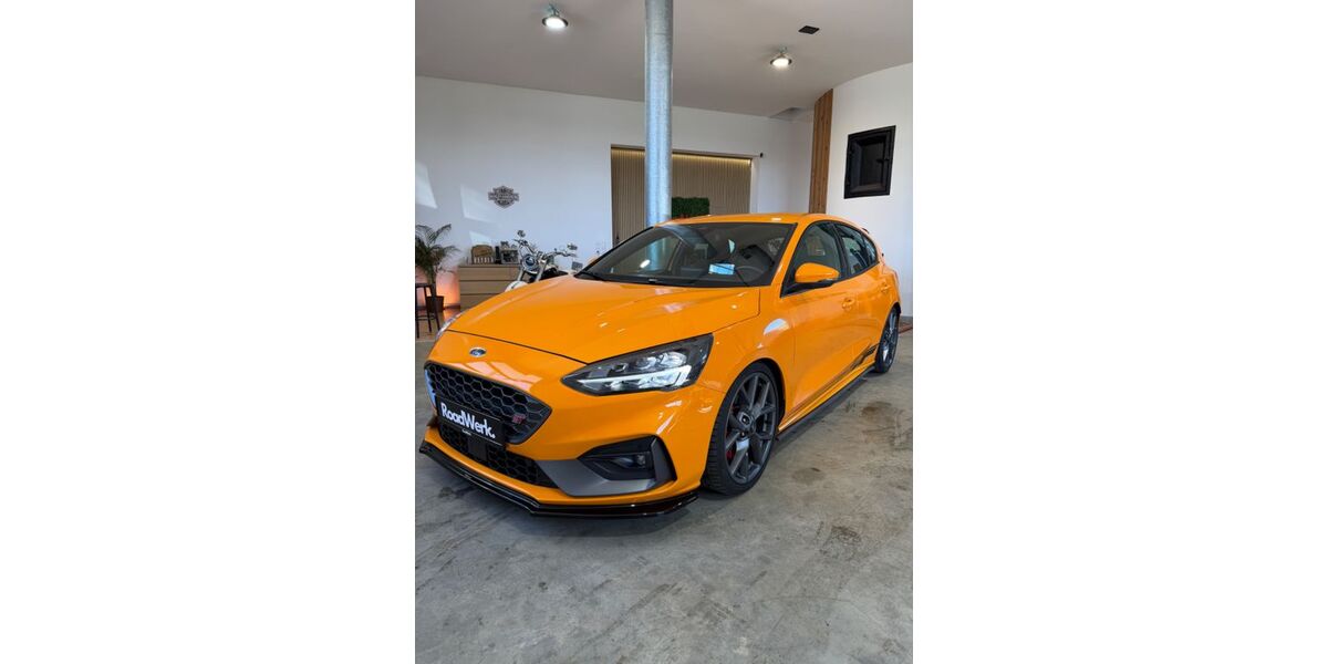 Ford Focus 42.700 km 22.900 &euro; Weiding 93495