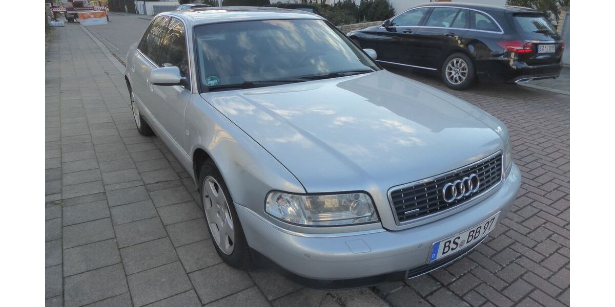 Audi A8 246.000 km 12.500 € Braunschweig 38124