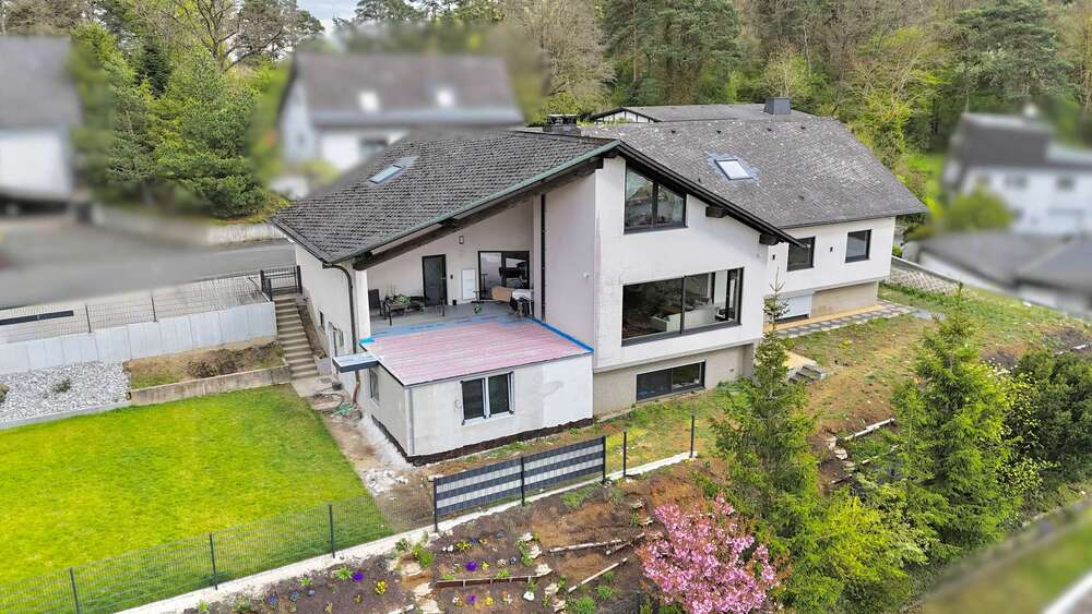 Mehrfamilienhaus mit Weitblick in bester Lage Herborn OT - Mehrfamilienhaus, Wohnhaus Herborn | Angebot:27271502