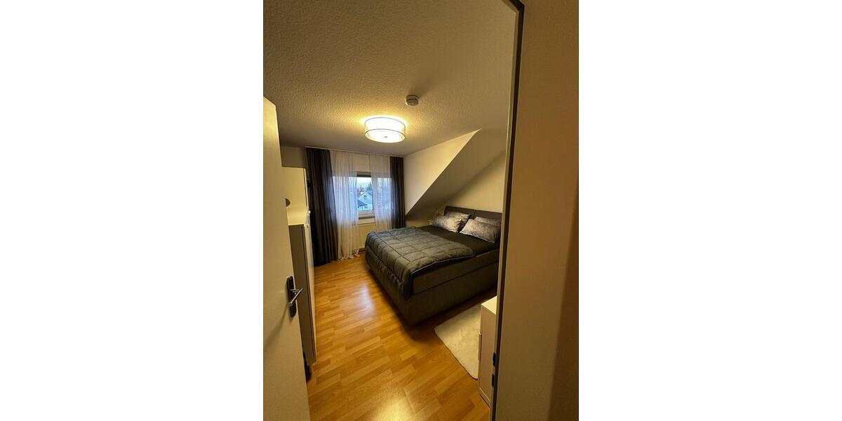Dachgeschoßwohnung Schwetzingen - 3 Zimmer, 74 m&sup2;, 990&euro; | Angebot:26393633