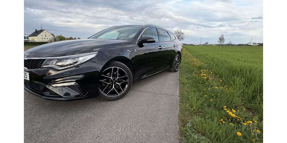 Kia Optima 127.104 km 14.900 &euro; Unterhaching 82008