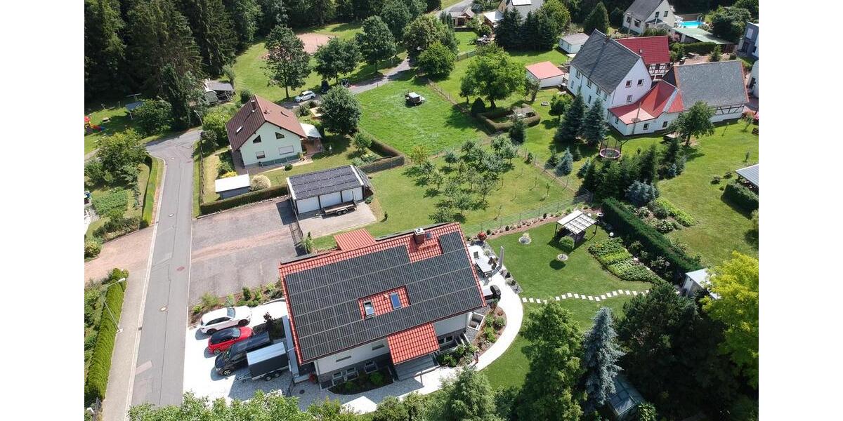 Mehrfamilienhaus, Wohnhaus Döbeln - 8 Zimmer, 200 m&sup2;, 2.200&euro; | Angebot:25612550