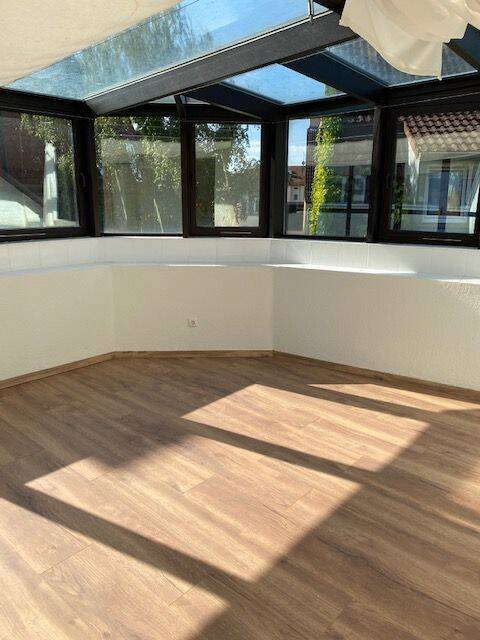 N-Glockenhof! Erstbezug nach Renovierung: 5-ZW, 127 m², EBK, Laminat im 3.OG ohne Aufzug