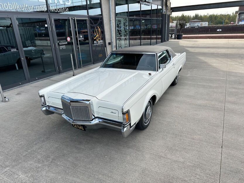 Lincoln Continental 42.911 km 28.750 € Bremen Überseestadt 28217