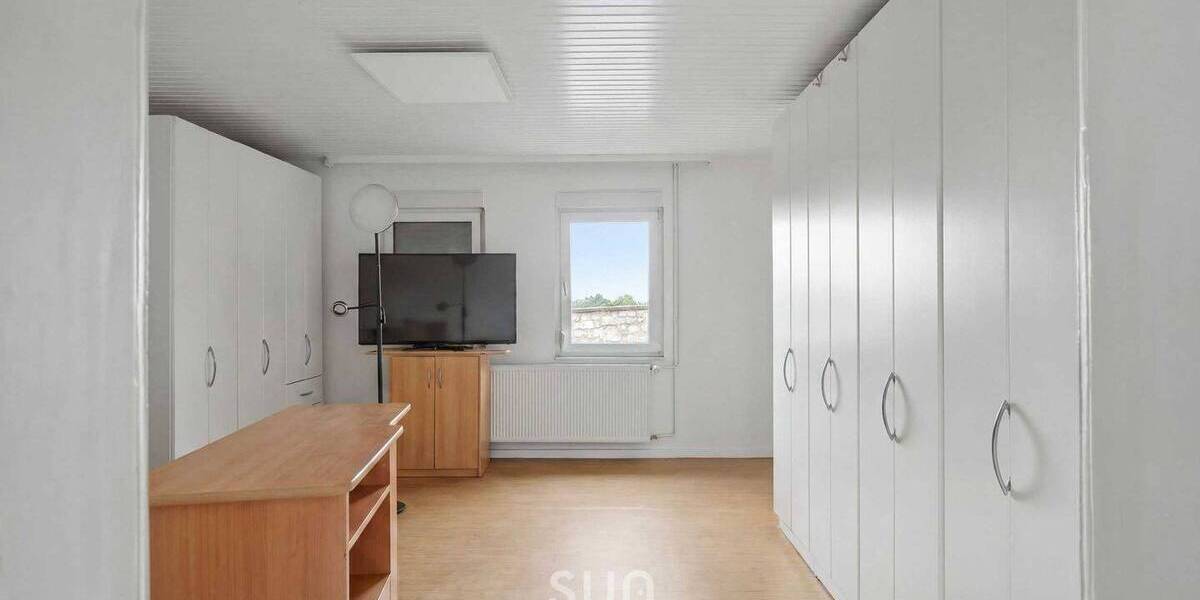 Einfamilienhaus Butzbach Fauerbach - 8 Zimmer, 232 m&sup2;, 410.000&euro; | Angebot:26797841