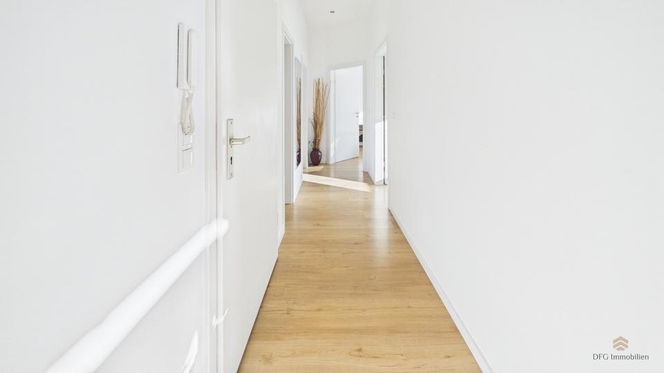 Dachgeschoßwohnung München Berg am Laim - 4 Zimmer, 107 m&sup2;, 2.950&euro; | Angebot:25960440