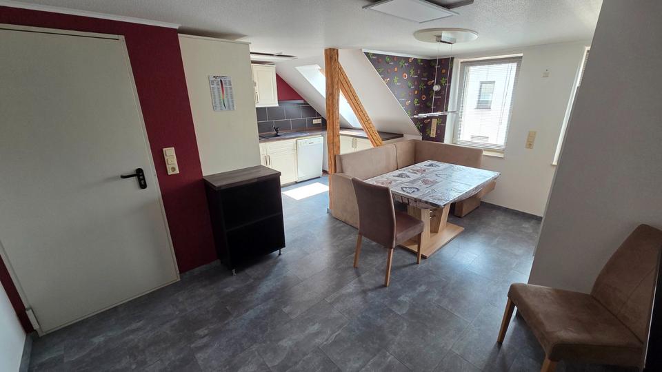 Reihenhaus Crimmitschau - 6 Zimmer, 103 m&sup2;, 70.000&euro; | Angebot:27085582