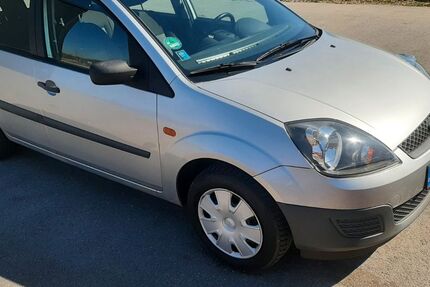 Ford Fiesta 77.880 km 2.850 &euro; Pfarrkirchen 85347