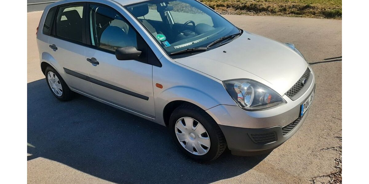 Ford Fiesta 77.880 km 2.850 &euro; Pfarrkirchen 85347