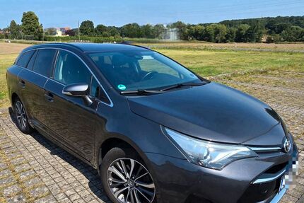 Toyota Avensis 154.000 km 14.700 &euro; Bielefeld 33729
