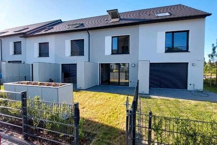 Reihenhaus 145+19 m² Spitzboden inkl. 2 Stellpl.