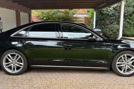 Audi A8 230.000 km 20.999 &euro; Burweg 21709