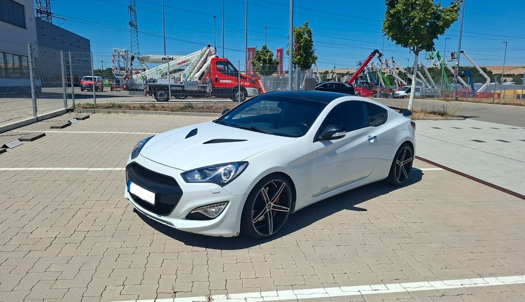 Hyundai Genesis 80.000 km 21.000 &euro; Leonberg 71229
