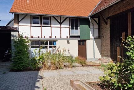 Modernes Fachwerkhaus in Hofreite in Oberursel - Natur+Anbdindung