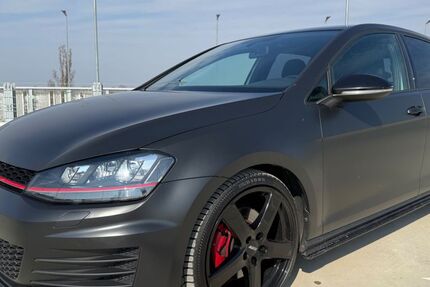 VW Golf 226.000 km 8.600 &euro; Würzburg 97082