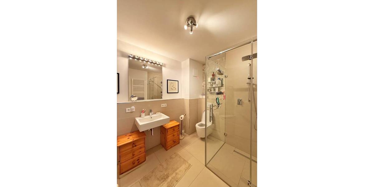 Etagenwohnung München Bogenhausen - 3 Zimmer, 81 m&sup2;, 2.890&euro; | Angebot:26853145