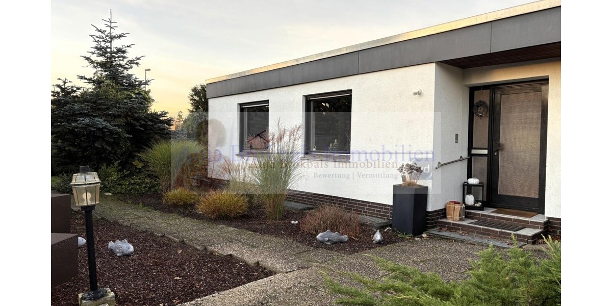 Bungalow mit großem Garten und Garage - provisionsfrei für Käufer - Reihenendhaus Gütersloh | Angebot:26184744