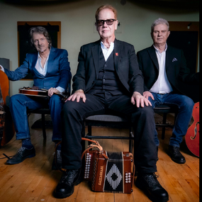 Oysterbands John Jones, Ray Cooper, Al Scott 17.10.2026 Music Hall