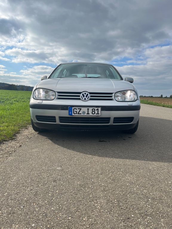 VW Golf 198.000 km 1.800 € Gundremmingen 89355