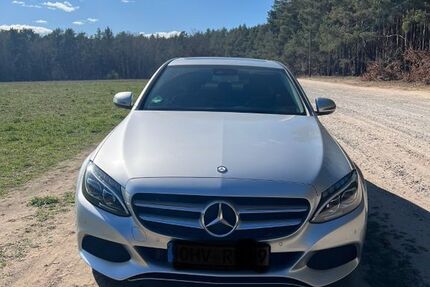 Mercedes-Benz C 250 77.500 km 22.999 € Berlin 12618