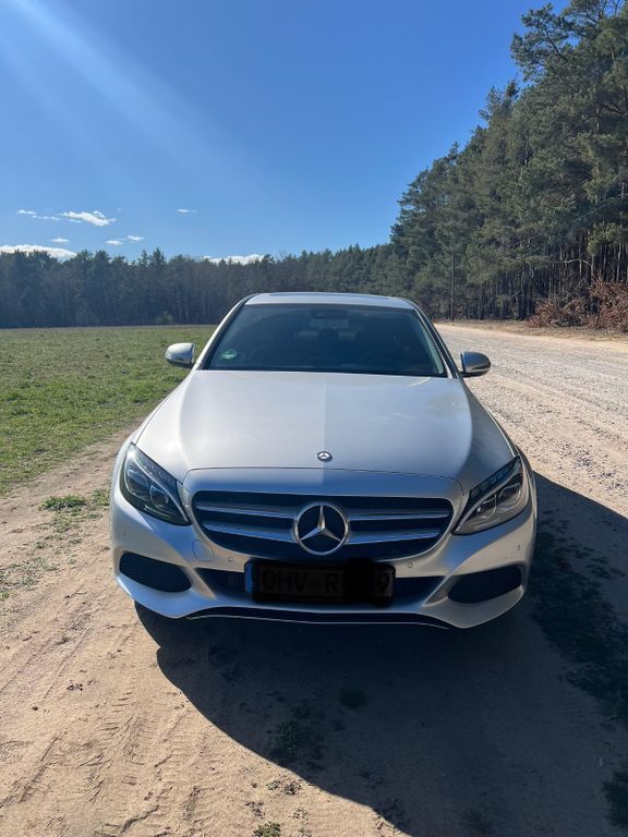 Mercedes-Benz C 250 77.500 km 22.999 € Berlin 12618