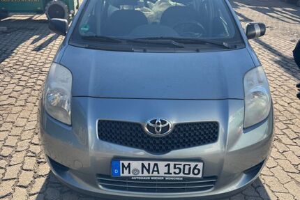 Toyota Yaris 95.000 km 1.990 &euro; München 80939