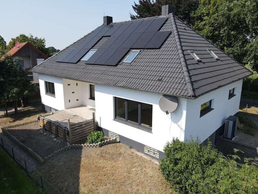 Haus zum Kaufen in Uetze 447.000 € 200 m² 8 zimmer