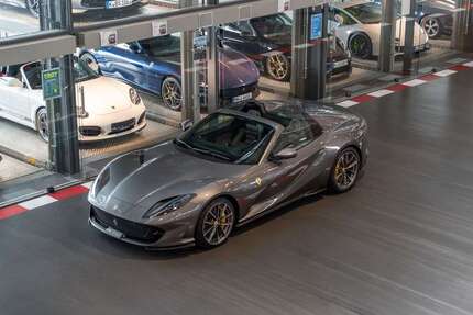 Ferrari 812 10.650 km 489.000 &euro; Köln 50829