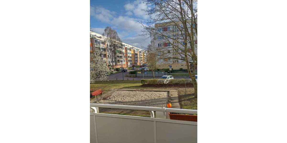 Etagenwohnung Rostock Lütten Klein - 4 Zimmer, 74 m&sup2;, 300.000&euro; | Angebot:27024125